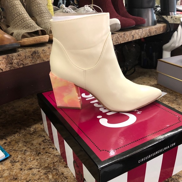 Ankle boots - Picture 8 of 13